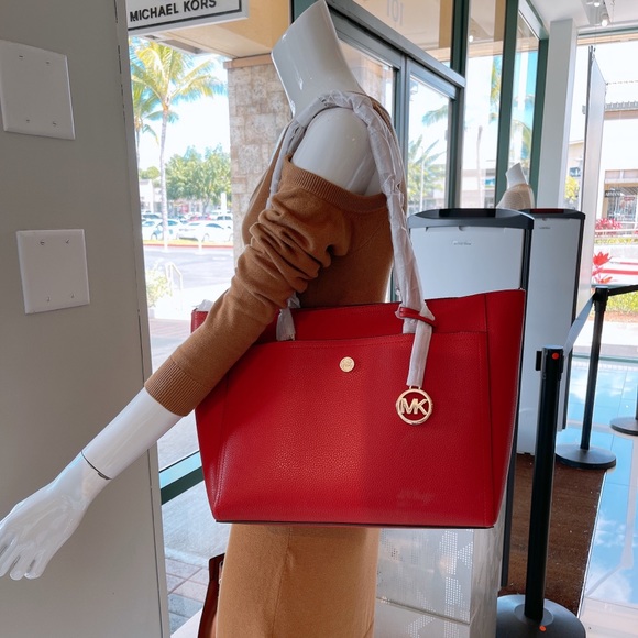 Michael Kors Maisie Large 3 in 1 Tote - Picture 2 of 16